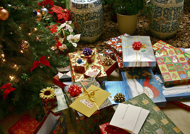WYTHE COUNTY RESIDENTS ENCOURAGED TO RECYCLE CHRISTMAS WRAPPING PAPER & CARDBOARD BOXES